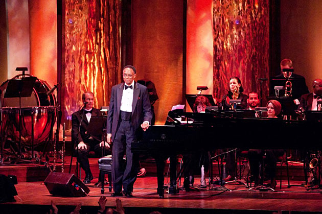 Ramsey Lewis Gives Gratitude and Takes a Bow to His Audience