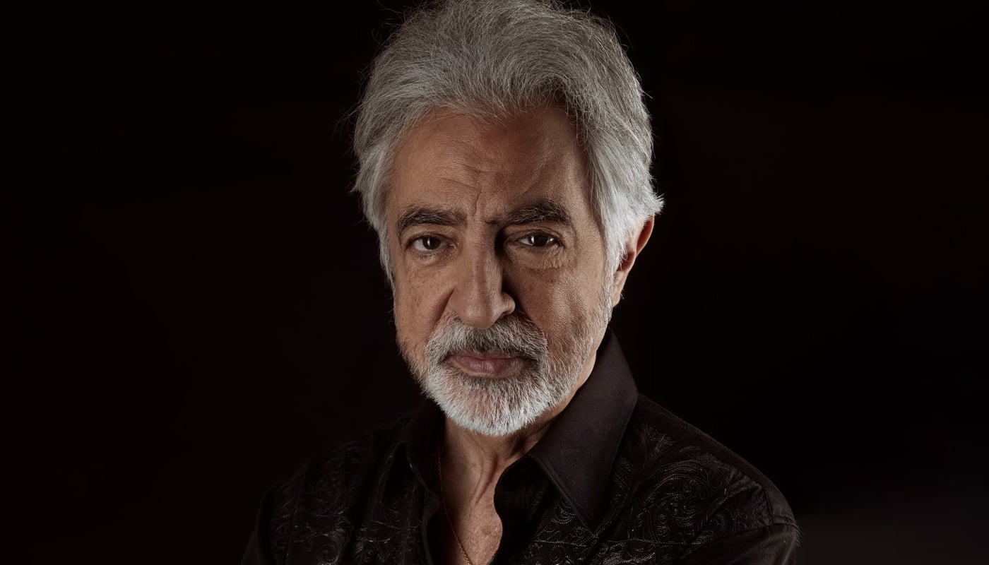 A headshot of Joe Mantegna