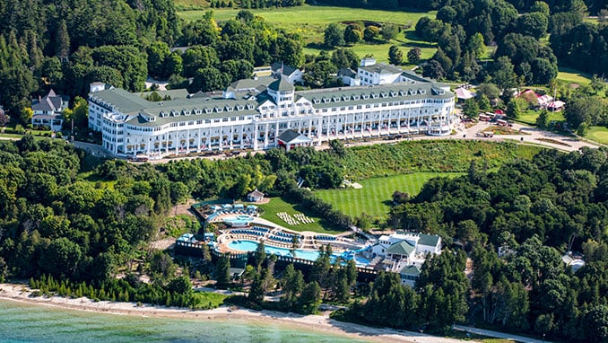 Grand Hotel Holiday