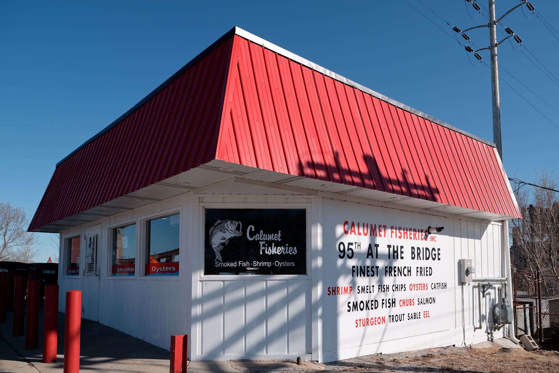 The outside of the Calumet Fisheries store.