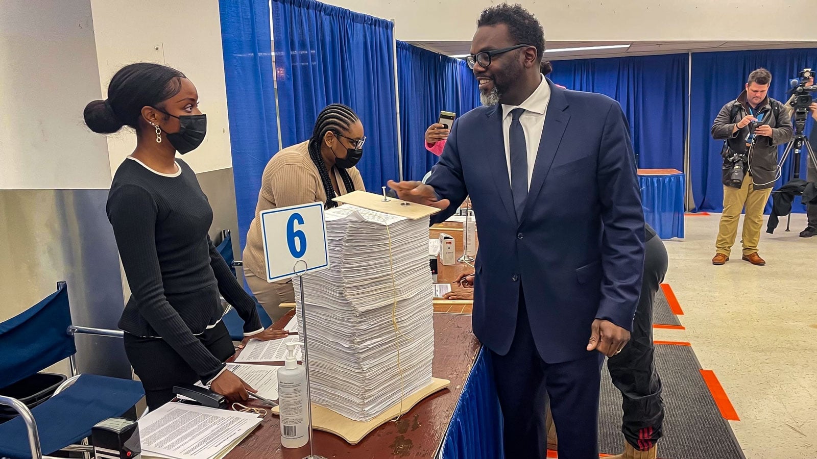Brandon Johnson files petitions with nearly 42,000 signatures to become an official candidate for mayor of Chicago on Nov. 21, 2022