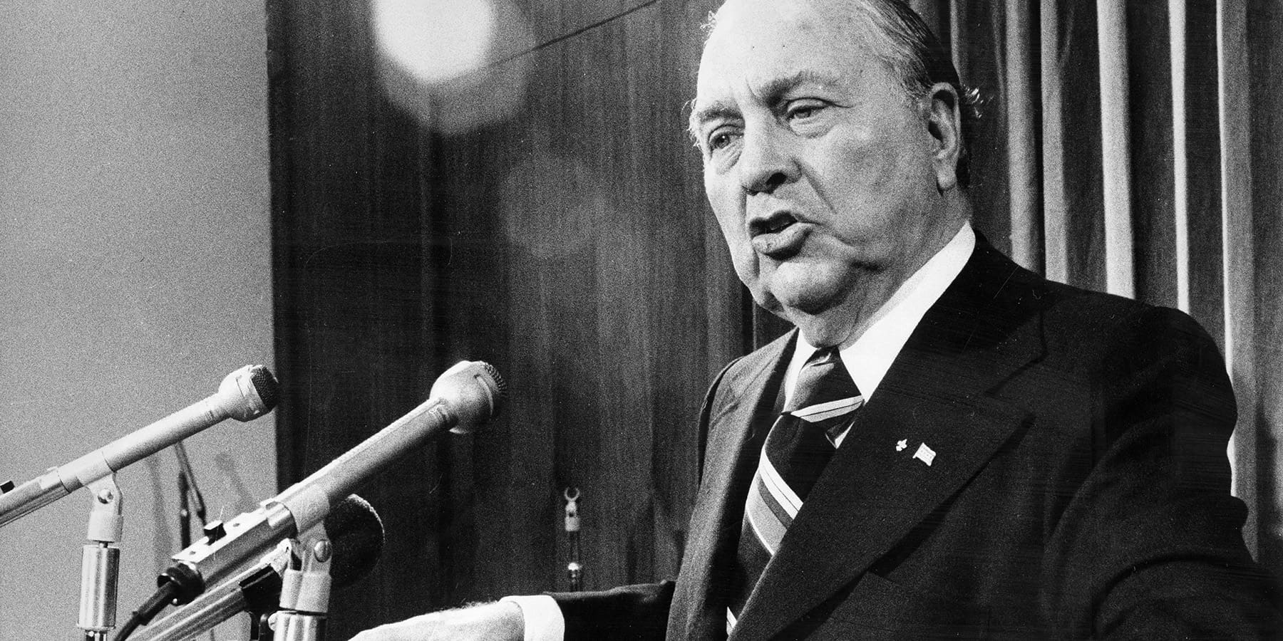Mayor Richard J. Daley at a press conference in 1975