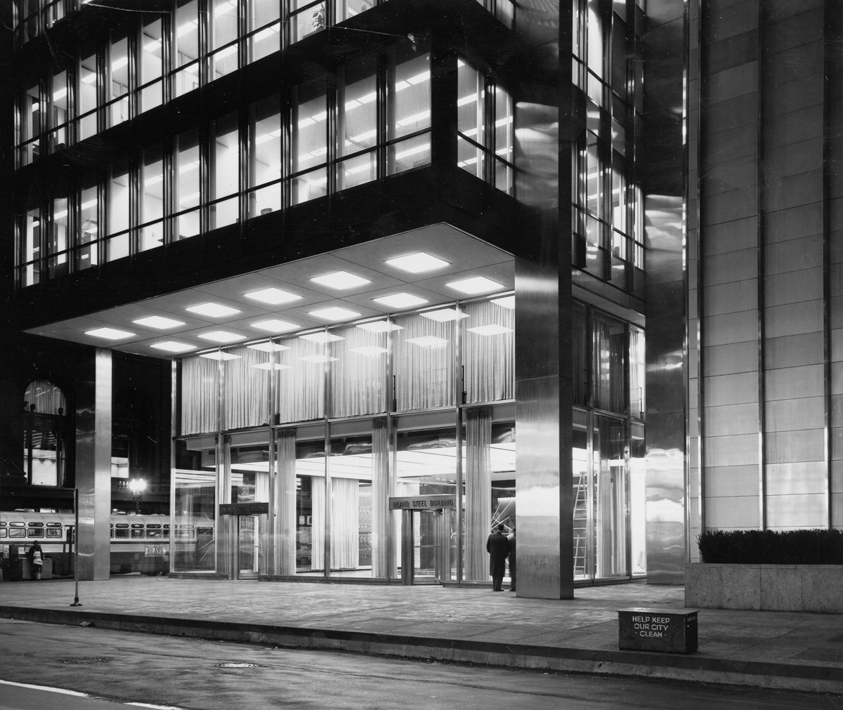 When it was built in 1958, the building boldly proclaimed modernist ideals. Photo credit: SOM | Ezra Stoller © Esto