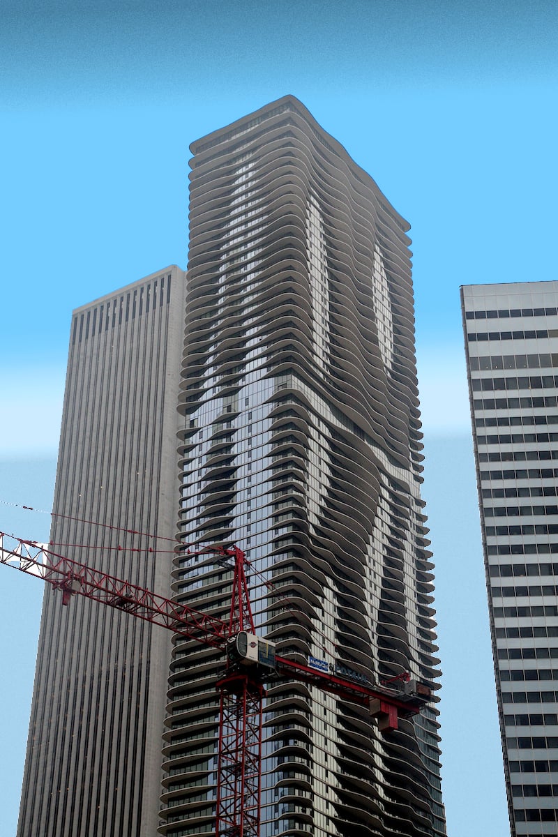 Aqua Tower’s terraces have both an aesthetic and functional purpose, providing shade at strategic angles. Photo credit: Alan Brunettin