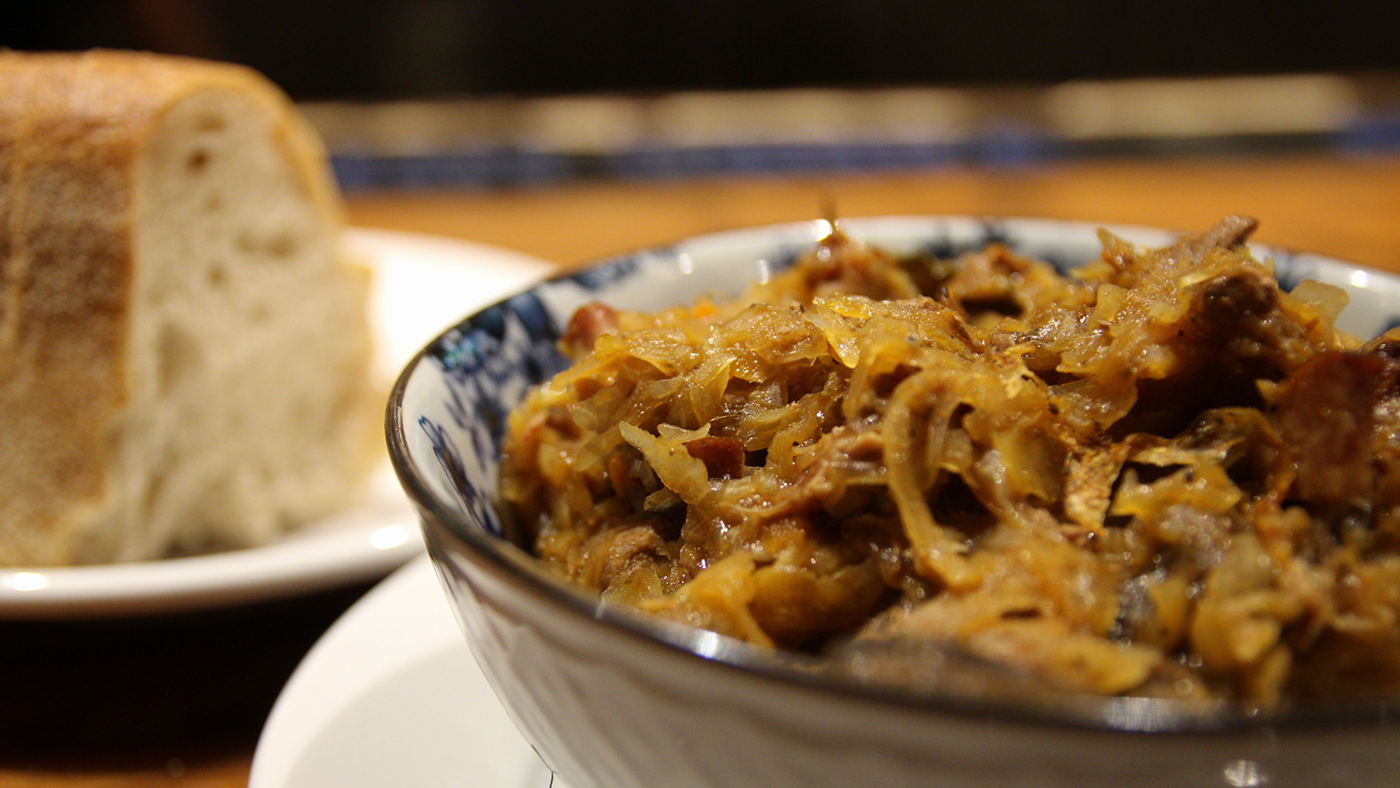 A bowl of Polish hunter's stew