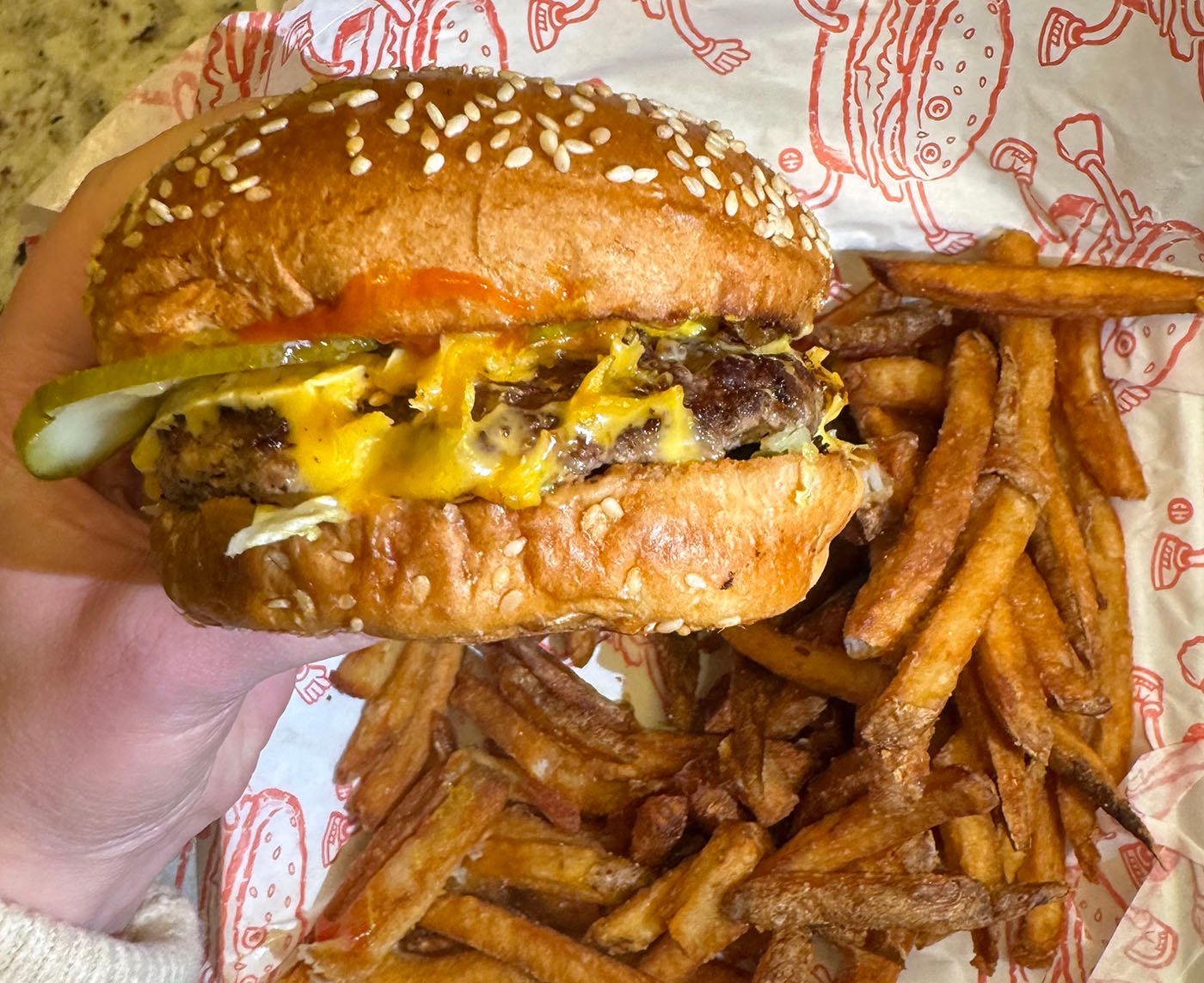 A cheeseburger from Charly's