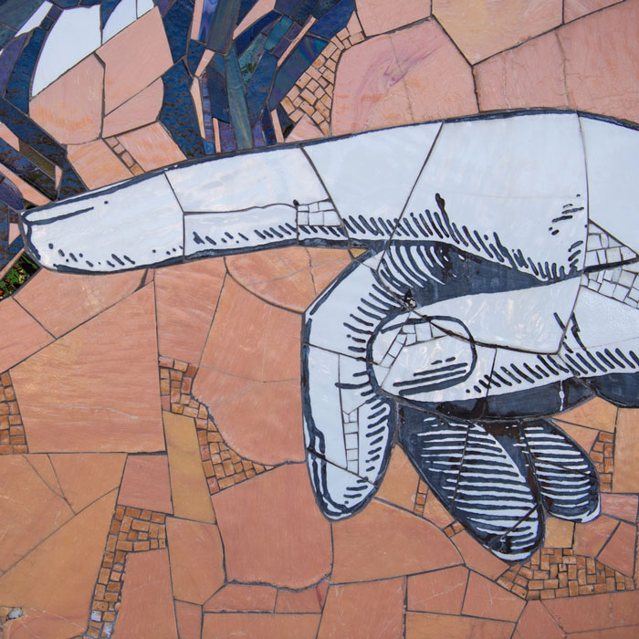 Vida Simple, Juan Angel Chávez, 2004, Damen Pink Line Station. Photo: Ken Carly