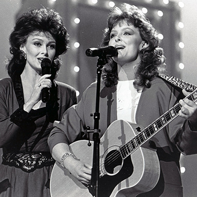 Naomi and Wynonna Judd, c.1984. Photo: Courtesy of Country Music Hall of Fame® and Museum