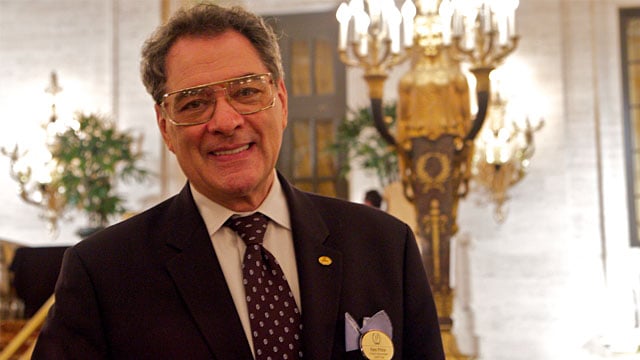 Ken Price - Palmer House Hilton Hotel Photo credit: Alan Brunettin