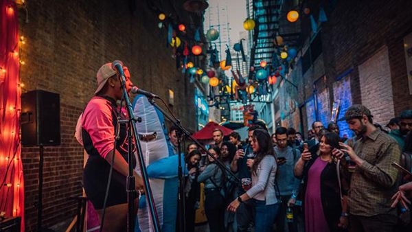 (Courtesy of the Chicago Loop Alliance) A band performing in an alley (Courtesy of the Chicago Loop Alliance)