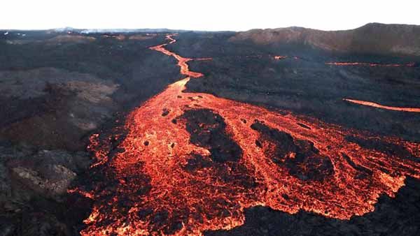 Aerial image of the distal end of a lava flow from Mauna Loa's Northeast Rift Zone the morning of Nov. 30, 2022. (USGS / K. Mulliken) Aerial image of the distal end of a lava flow from Mauna Loa's Northeast Rift Zone the morning of Nov. 30, 2022. (USGS / K. Mulliken)
