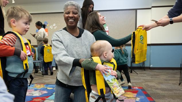 Toddlers and instructors participate in WTTW Kids Learn & Play event.