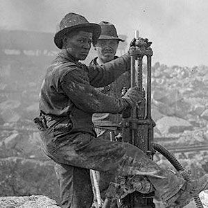 Canal workers in 1904. Image: Metropolitan Water Reclamation District of Chicago
