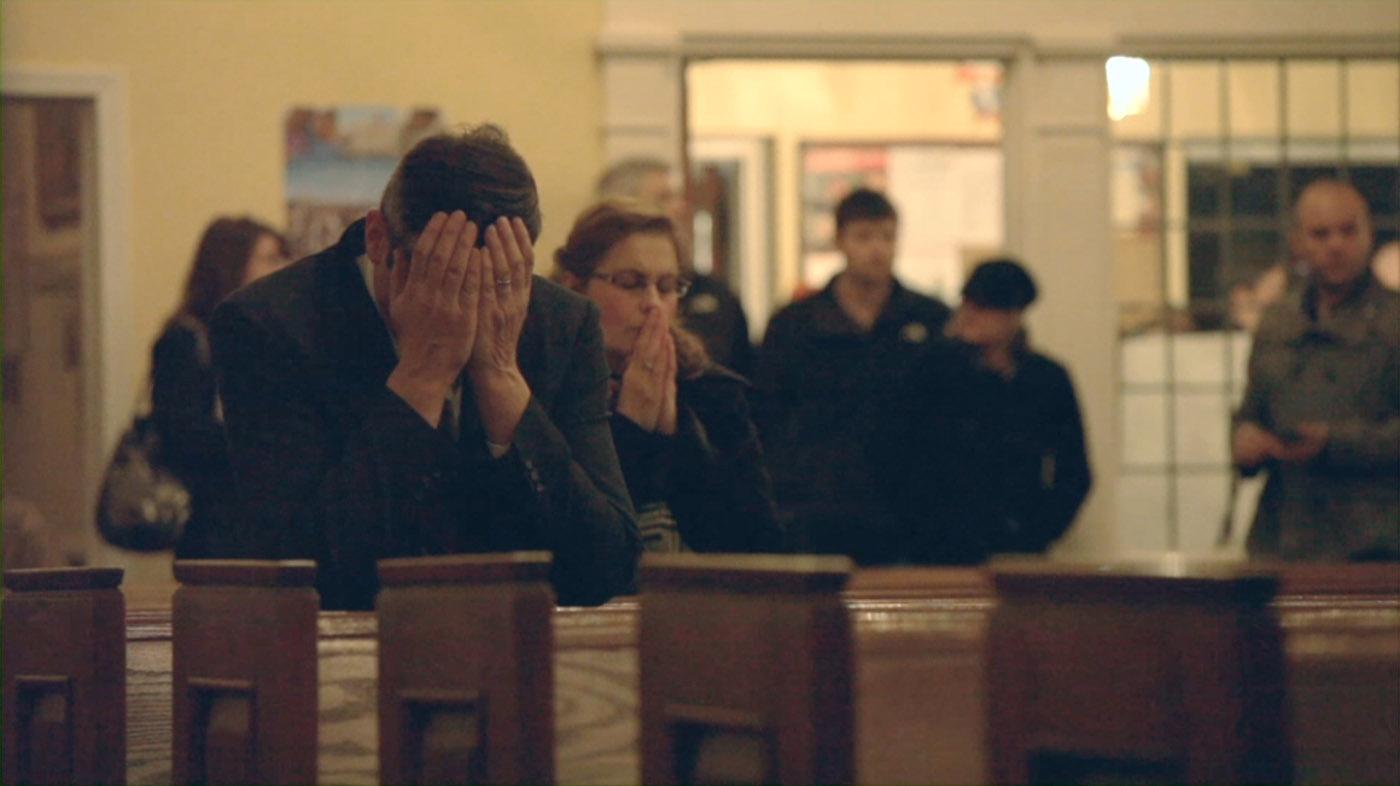 The community mourns after the Newtown tragedy. (Courtesy of Jennifer Cox)