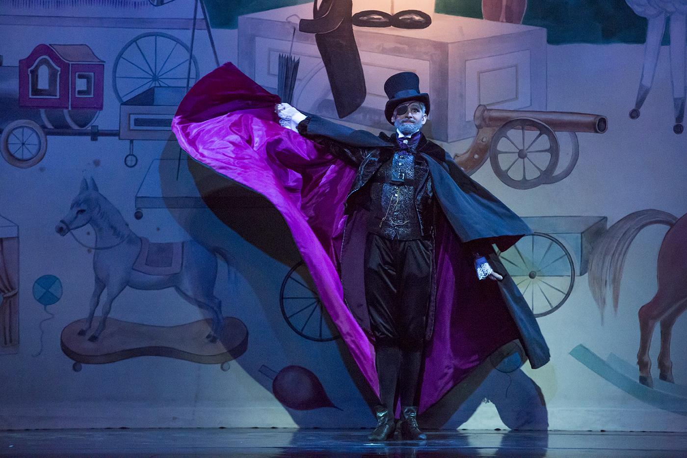 Matthew Adamczyk as Drosselmeyer in Robert Joffrey's Nutcracker. Photo: Cheryl Mann
