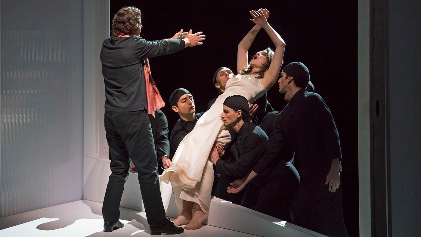 Dmitry Korchak, Andriana Chuchman, and The Joffrey Ballet in Orphée et Eurydice from Lyric Opera of Chicago. Photo: Todd Rosenberg Photography