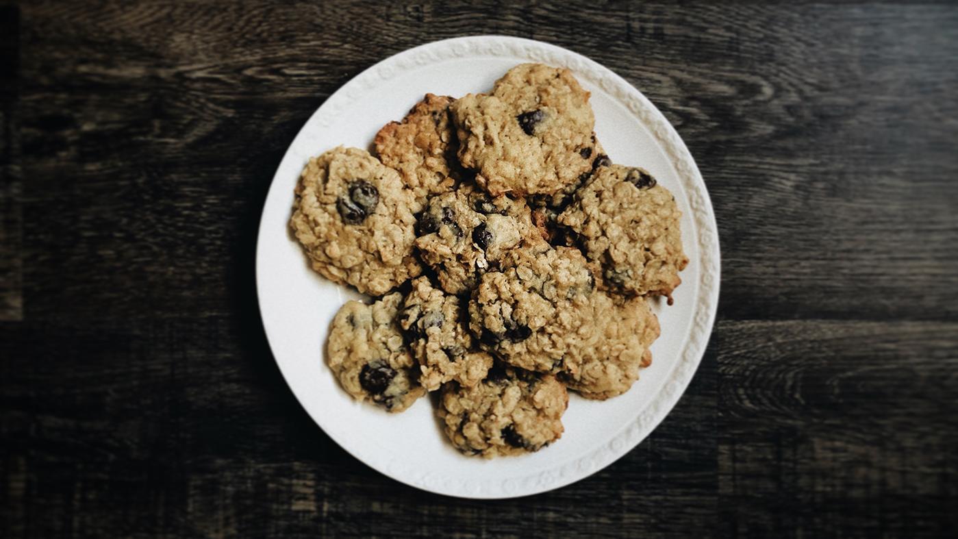 Oatmeal raisin cookies