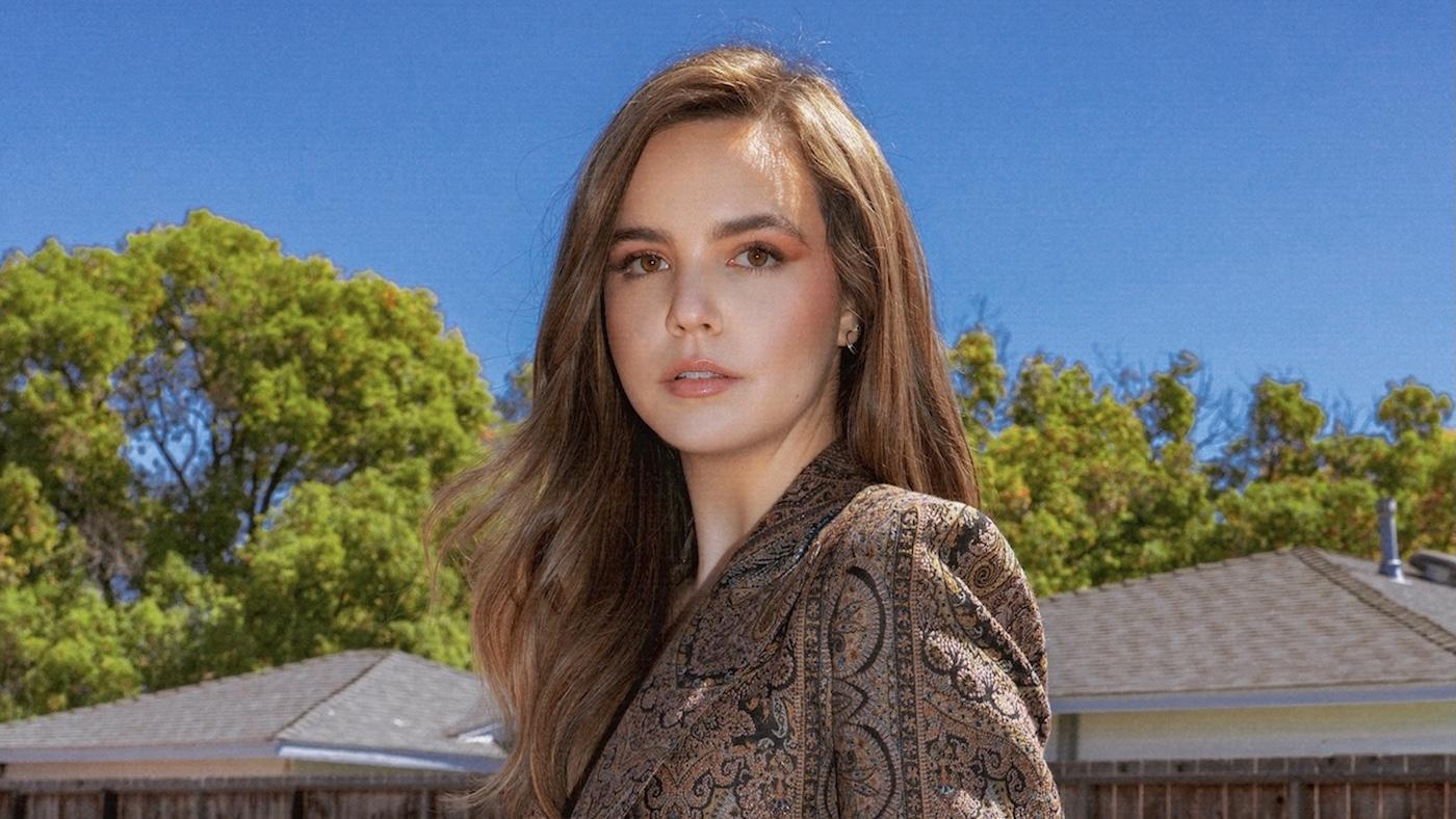 Bailee Madison. Photo: Cibelle Levi