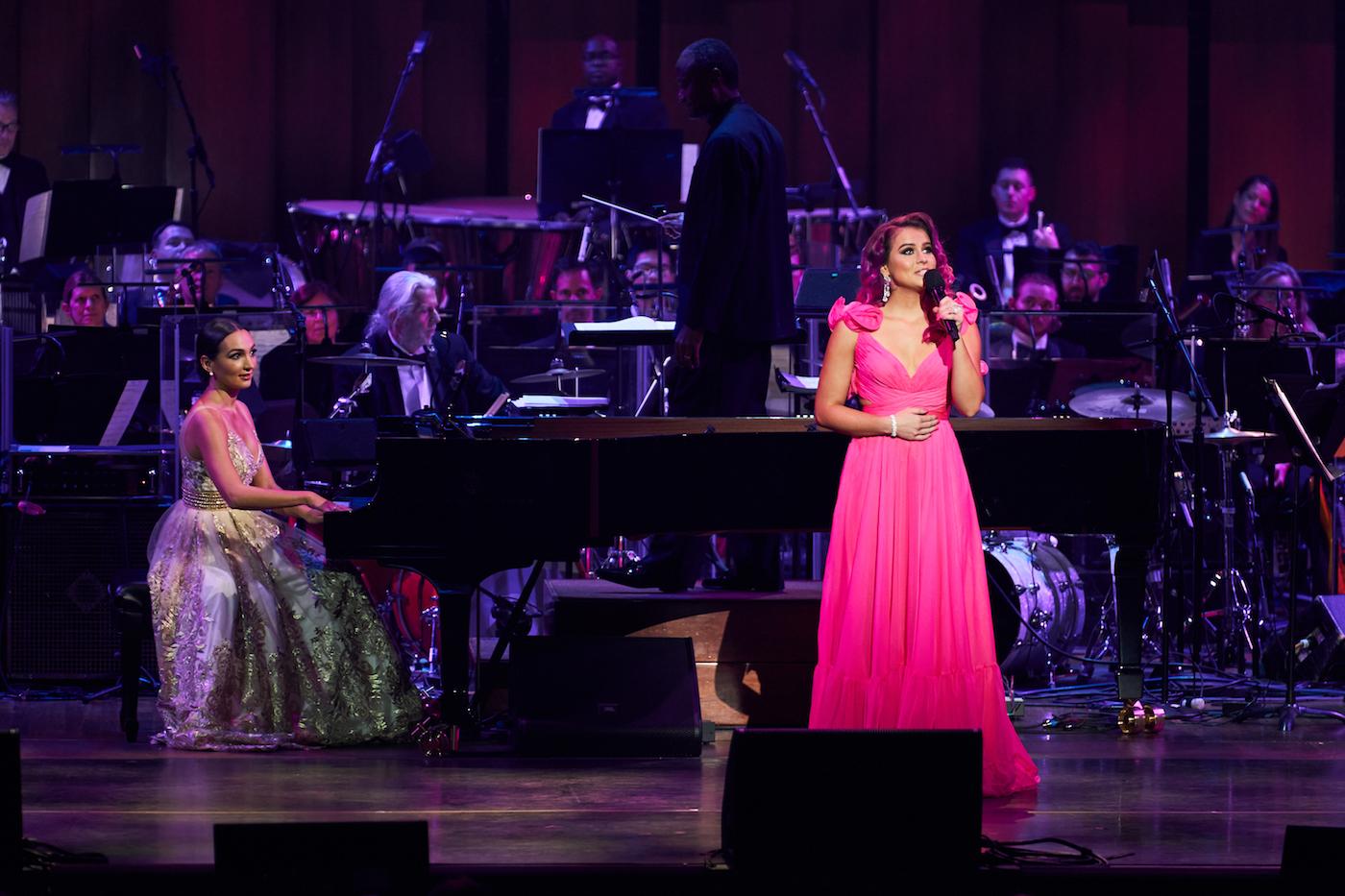 Emily Bear (piano) and Abigail Barlow (vocals) performing “Ocean Away” from The Unofficial Bridgerton Musical by Barlow and Bear. Photo: Scott Suchman