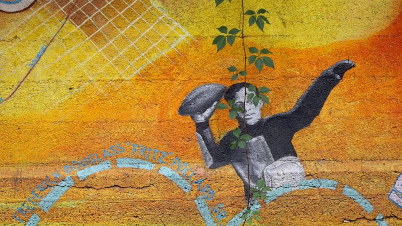 A mural of Fritz Pollard. Photo: Courtesy Rogers Park/West Ridge Historical Society