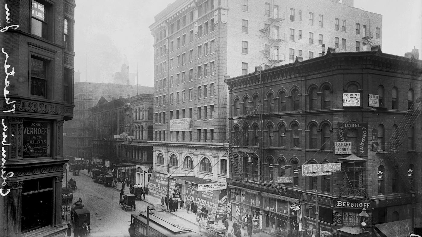 The Berghoff restaurant in Chicago in 1911. Photo: DN-0008950, Chicago Daily News collection, Chicago History Museum