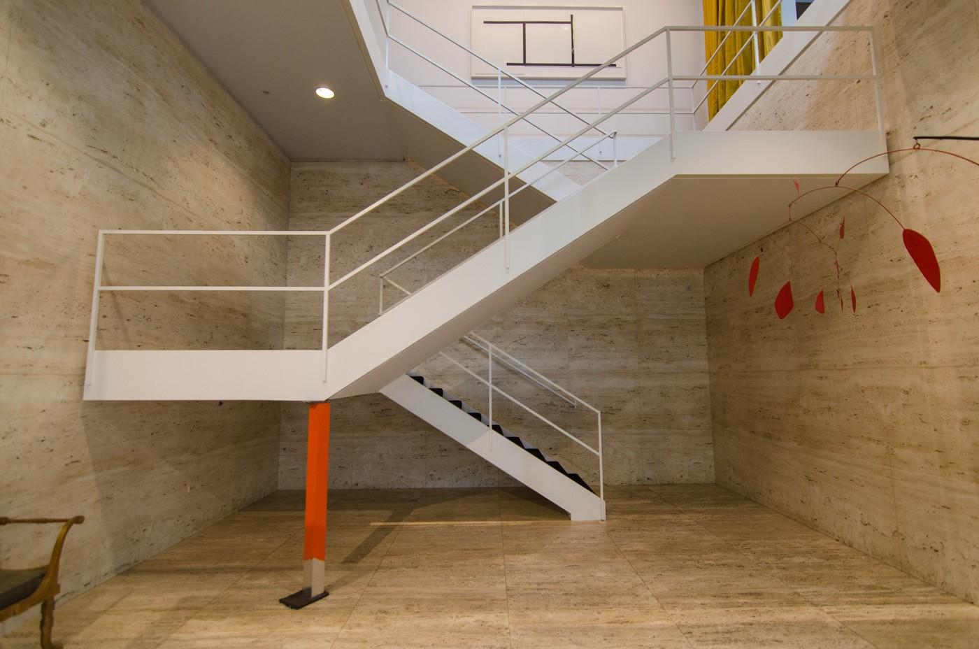 A white staircase in the Arts Club of Chicago