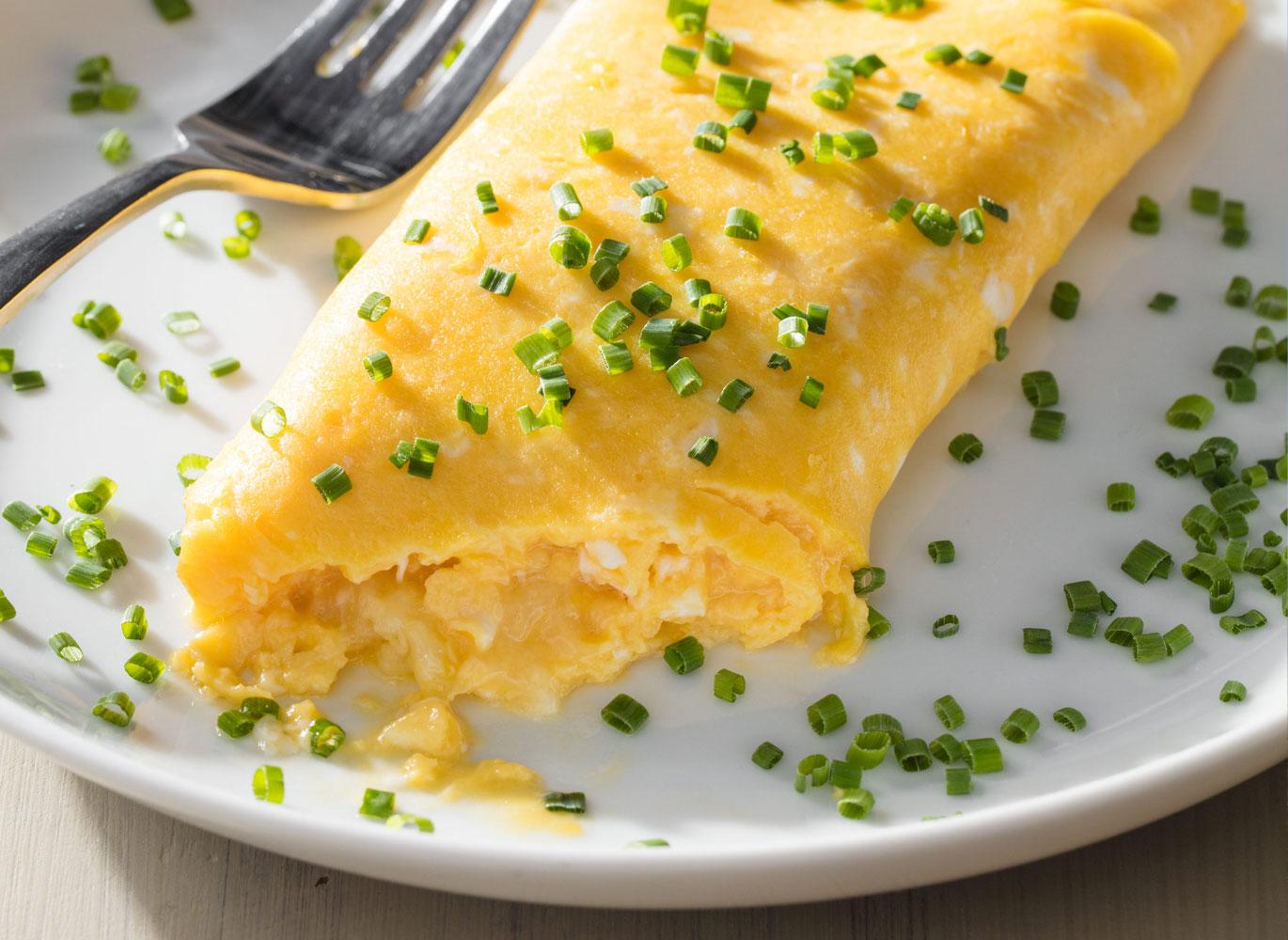 Omelet with cheddar and chives