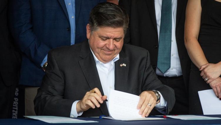 Pritzker Signs Bill Banning Sale of Intoxicating Hemp to Anyone Younger Than 21