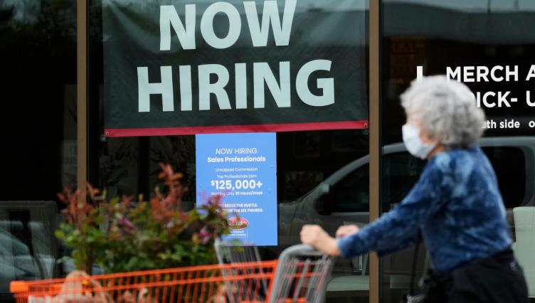 US Job Market Stalled in July as Employers Cut 23,000 Jobs, Delivering Political Setback to Trump