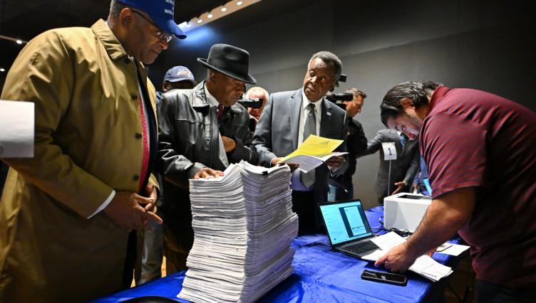 Giannoulias, Quigley, Wilson — But Not Johnson — Among First to File Signatures Ahead of Chicago’s February Mayoral Election