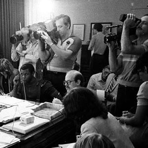 Journalists interview Illinois Attorney General Tyrone Fahner and representatives of law enforcement agencies in the wake of the Tylenol murders. Credit: ST-30002686-0024, Chicago Sun-Times collection, Chicago History Museum