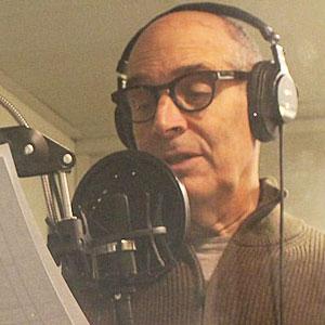 Geoffrey Baer records a voiceover at WTTW. Credit: Meredith Francis for WTTW