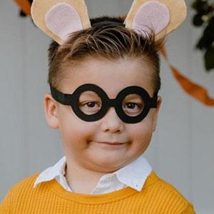 Child dressed as Arthur for Halloween