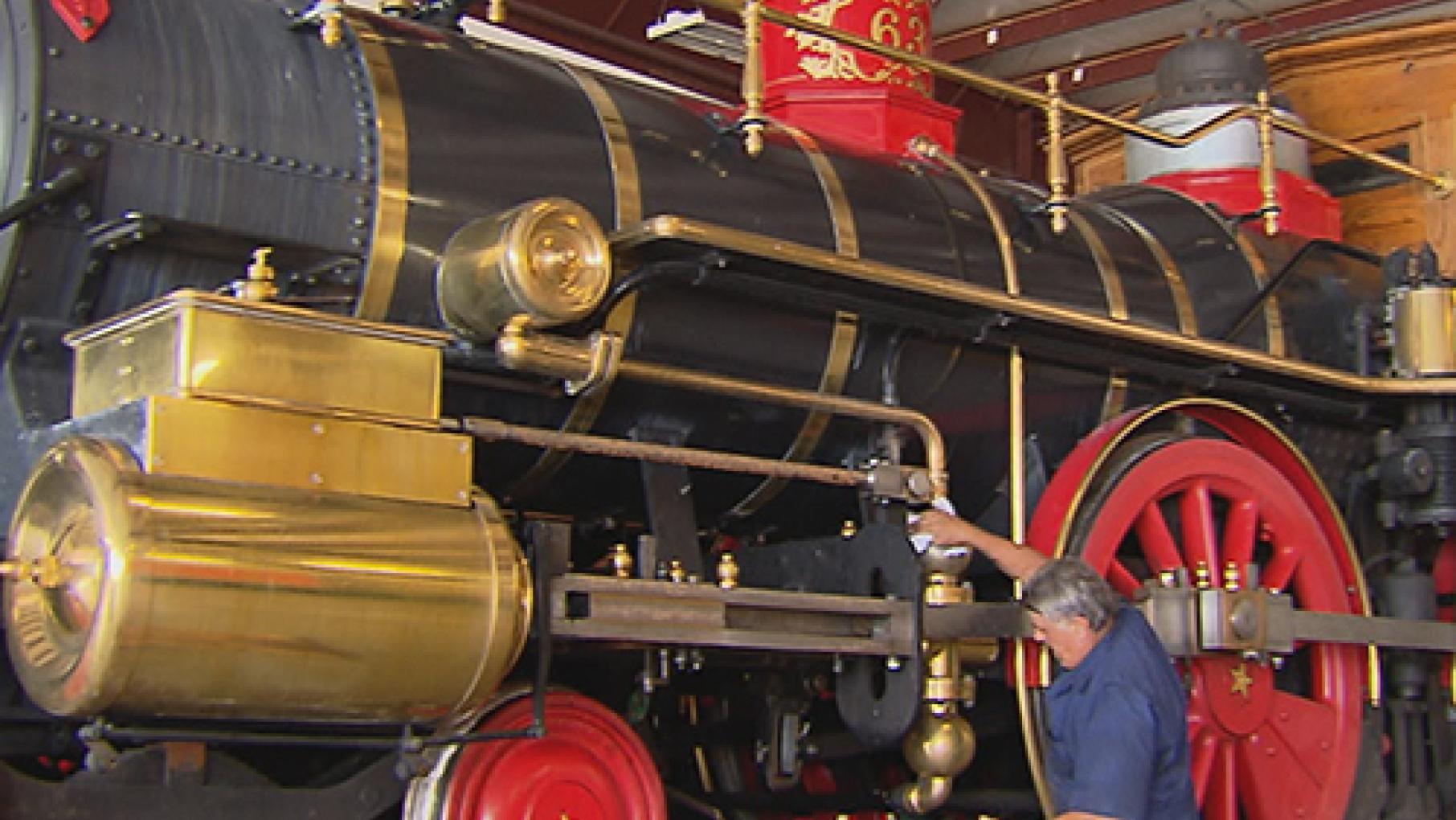 Dave Kloke with his working replica of the Leviathan locomotive, which pulled Lincoln's funeral car on a tour from Washington, D.C. to Springfield, Illinois. Dave Kloke with his working replica of the Leviathan locomotive, which pulled Lincoln's funeral car on a tour from Washington, D.C. to Springfield, Illinois.