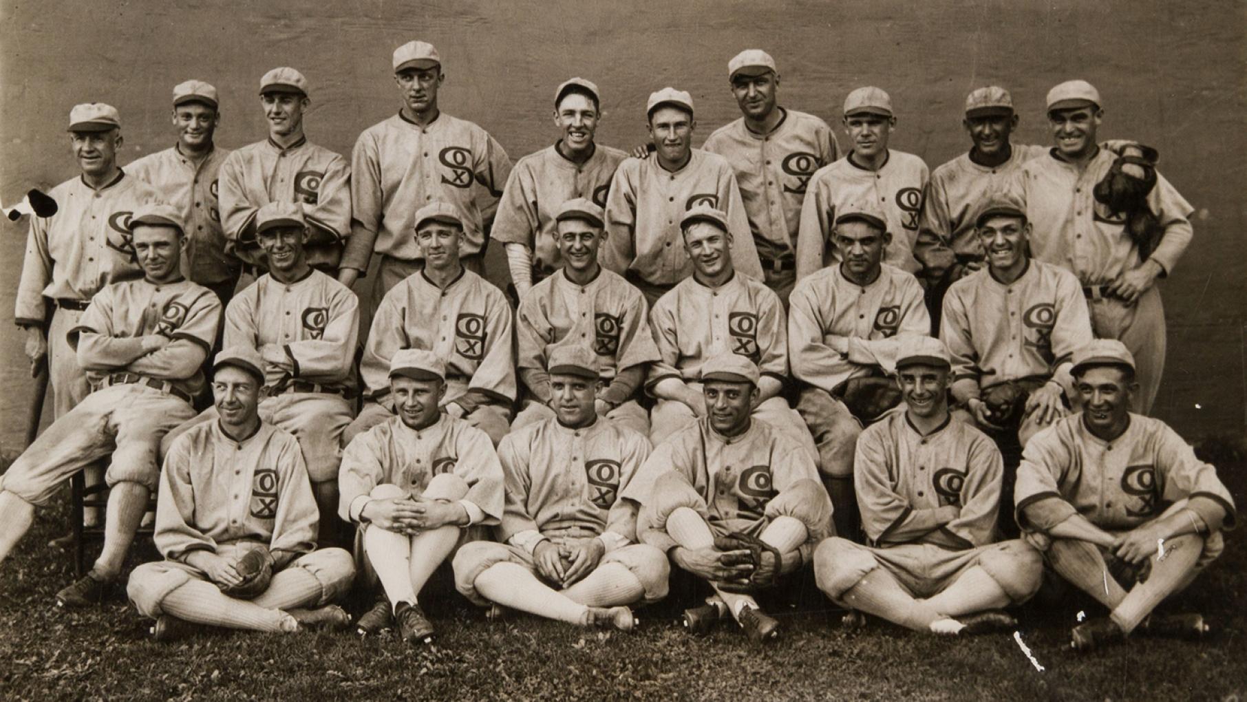 The 1919 Chicago White Sox, an exceptional team that probably should have won the World Series that year against the Cincinnati Reds. Image: Wikimedia Commons The 1919 Chicago White Sox. Image: Wikimedia Commons