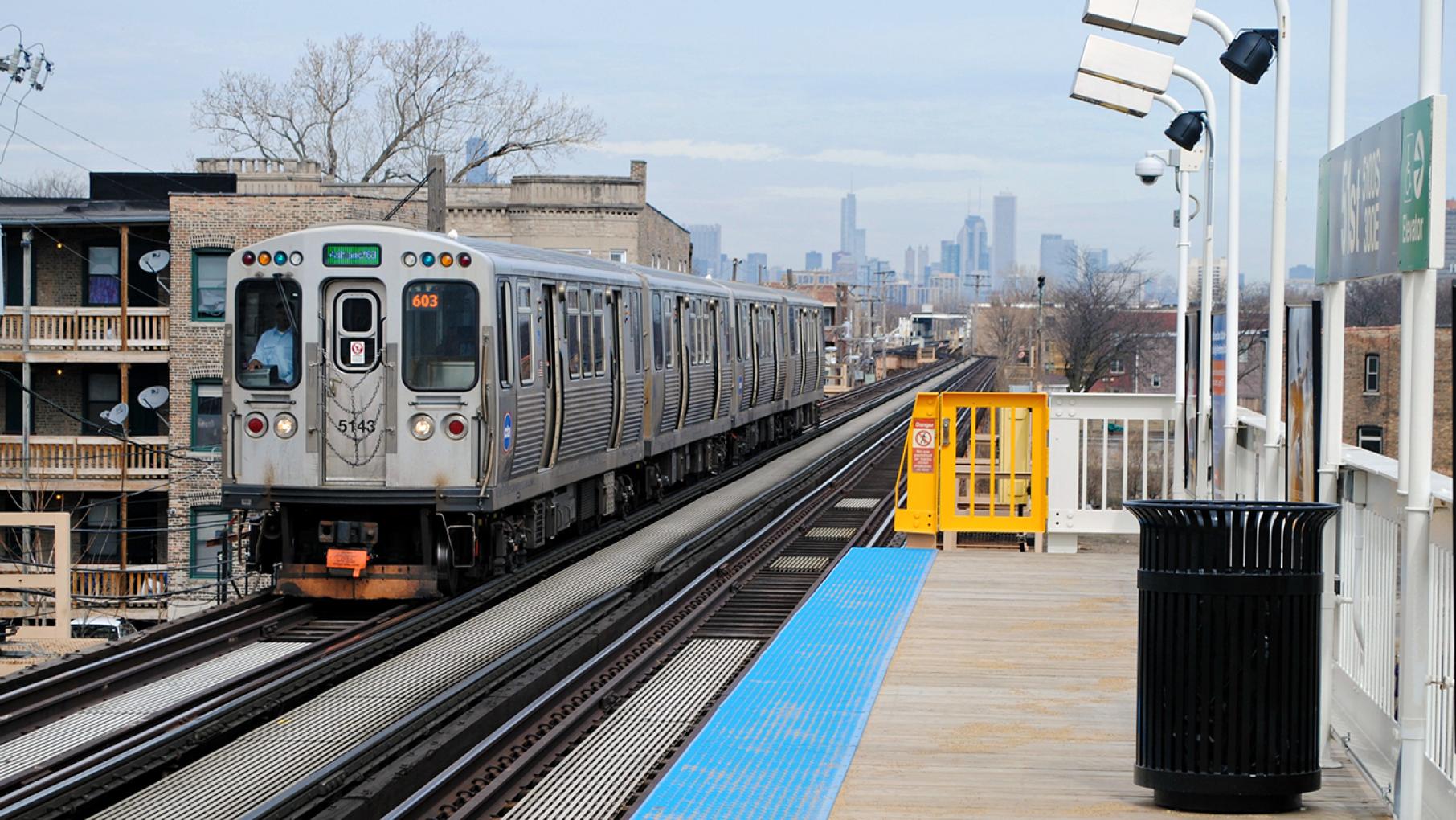 The CTA Green Line at 51st Street. Photo: Cragin Spring/Wikimedia Commons The CTA Green Line at 51st Street. Photo: Cragin Spring/Wikimedia Commons