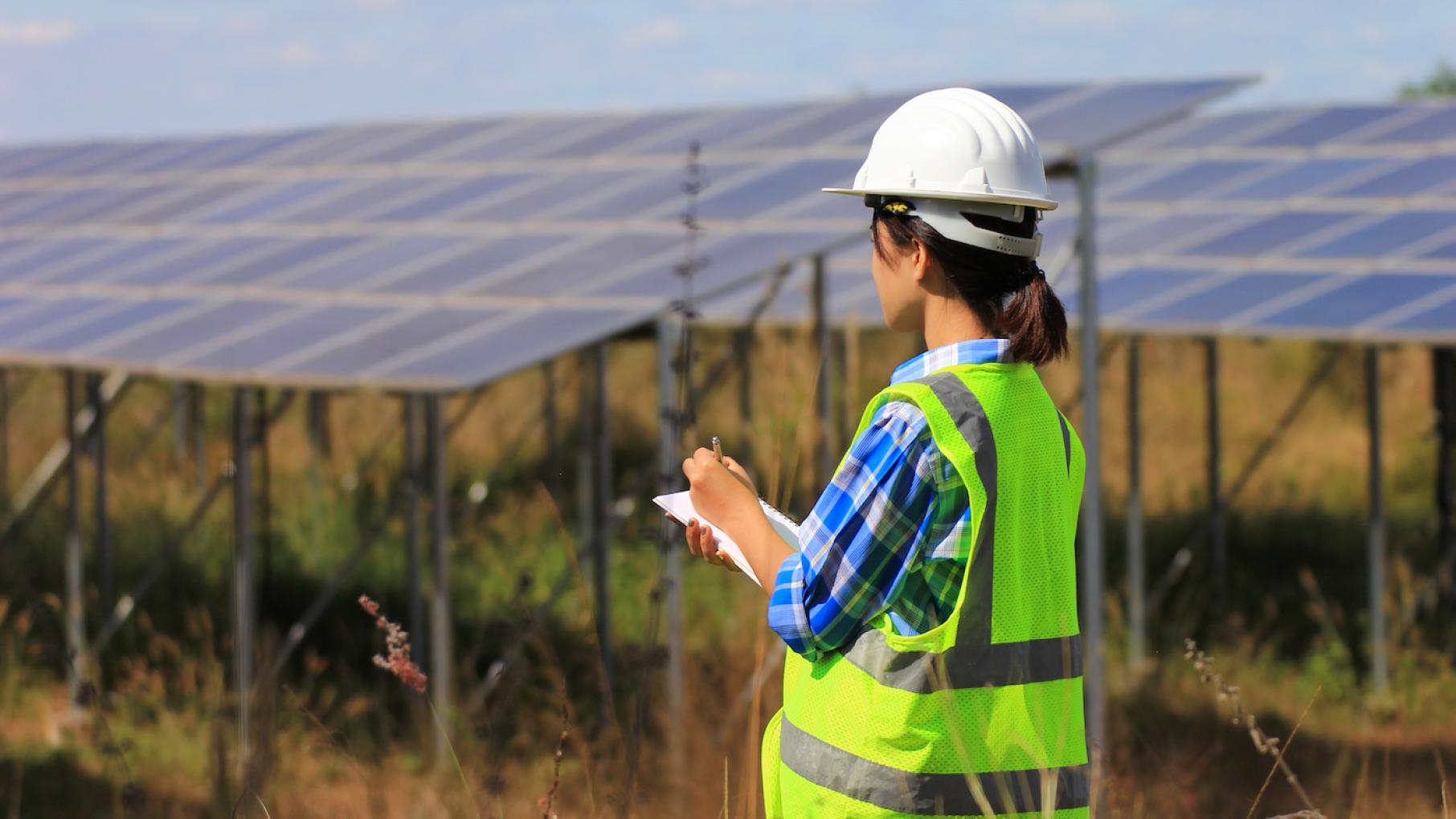 Solar panels. Photo: iStock.com/MonthiraYodtiwong
