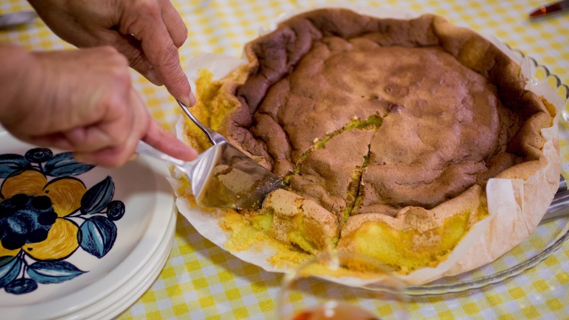 Pão de Ló is a classic Portuguese sponge cake with an unusual appearance and a hidden surprise. Photo: Enric Vives-Rubio Pão de Ló from 'Christopher Kimball's Milk Street Kitchen.' Photo: Enric Vives-Rubio