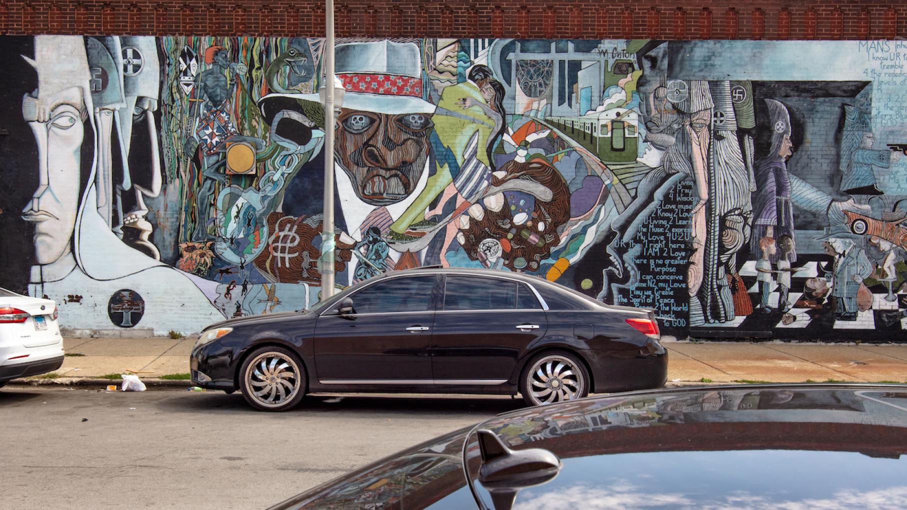 William Walker's "Wall of Daydreaming and Man's Inhumanity to Man" at the corner of 47th and Calumet in Chicago. Photo: Lee Bey