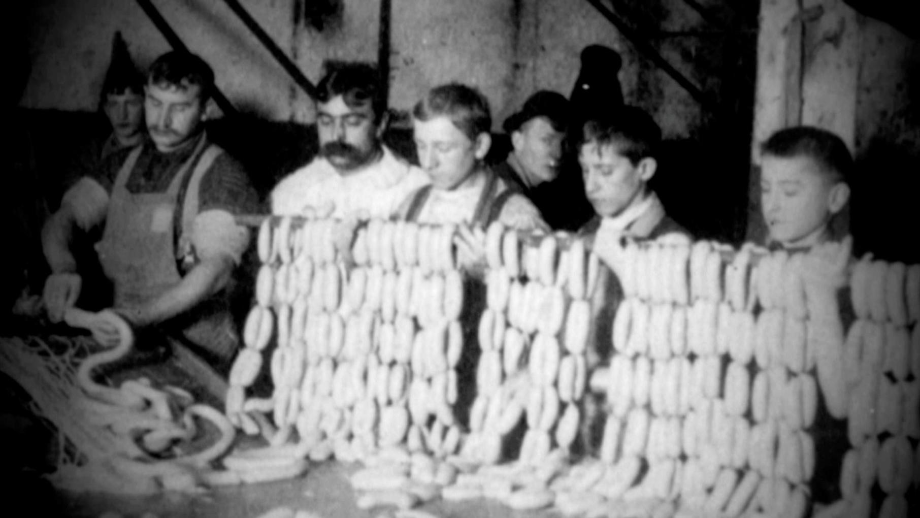 Did Chicago's "Sausage King" really murder his wife?: asset-mezzanine-16x9