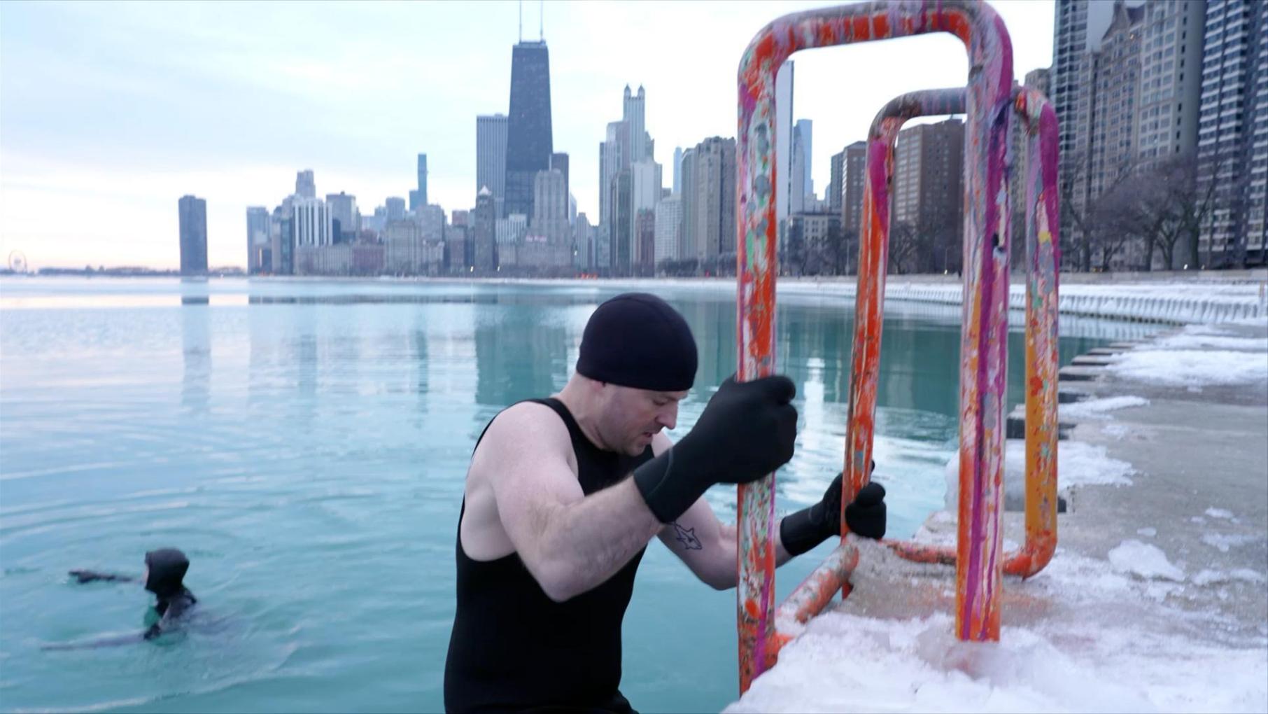 Meet Chicago's Winter Swimmers: asset-mezzanine-16x9