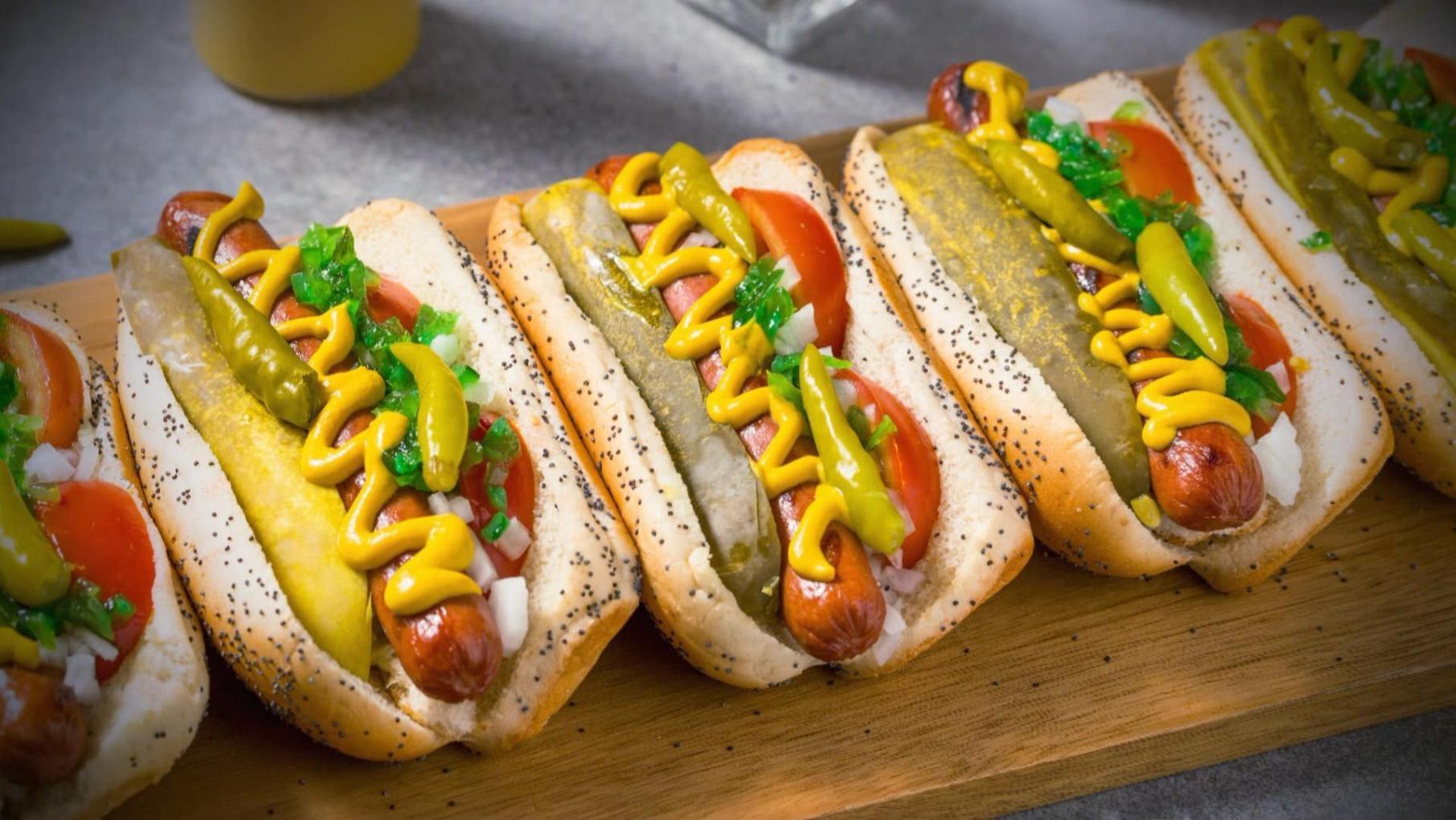 A Symphony on a Bun: The Chicago-Style Hot Dog: asset-mezzanine-16x9