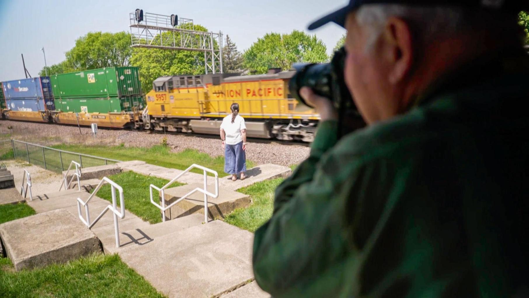Trainspotting with Rail Fans: asset-mezzanine-16x9
