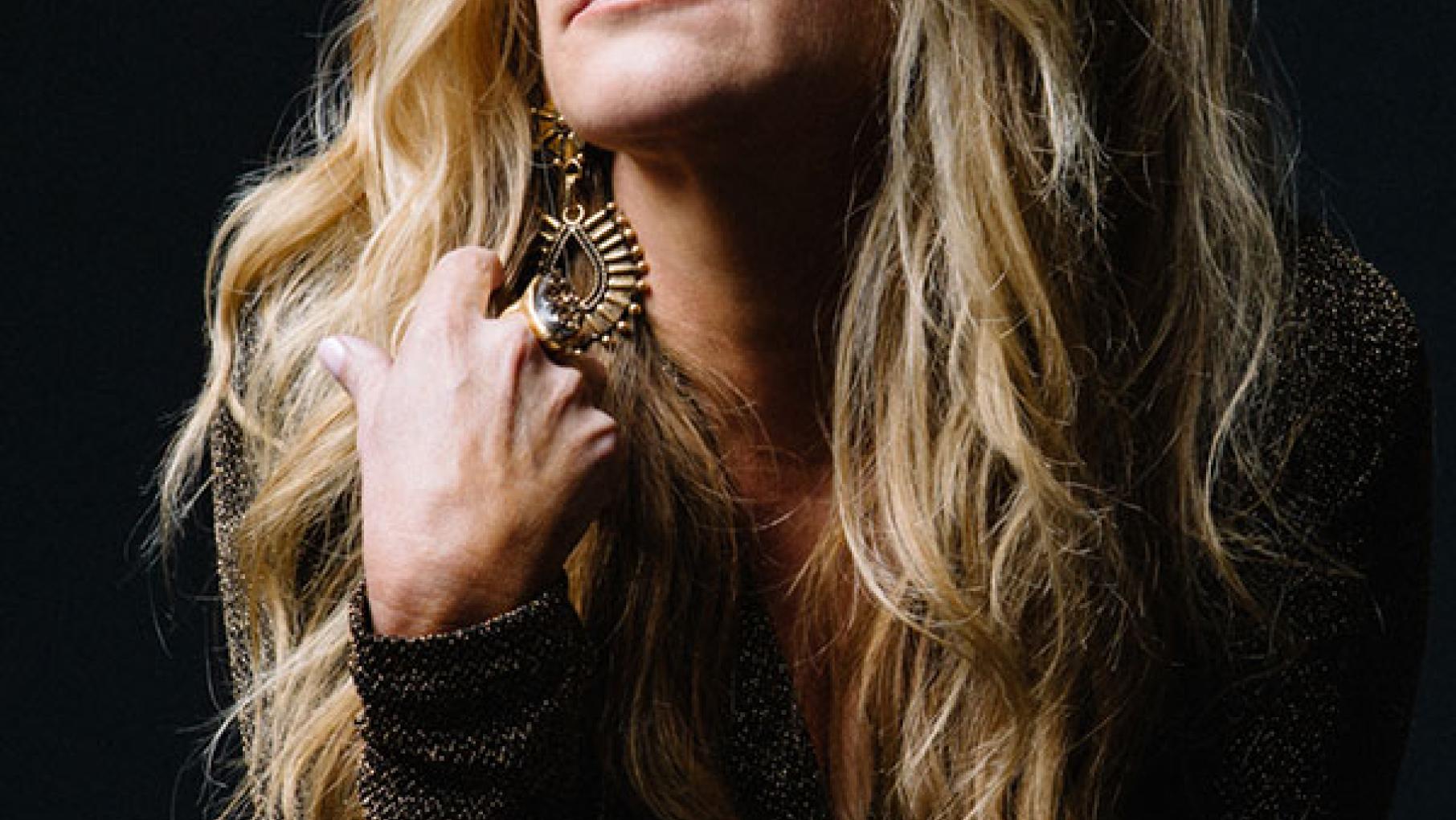 Lee Ann Womack. Photo credit: Ebru Yildiz / courtesy of Shore Fire Media