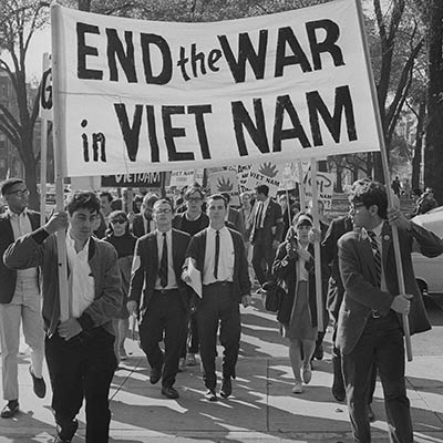 College students march against the war in Boston. October 16, 1965. Photo: AP/Frank C. Curtin